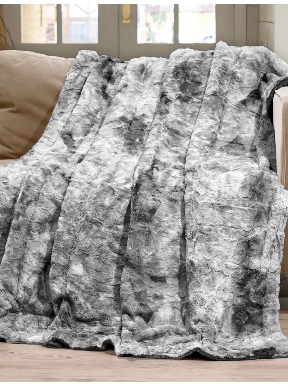 WOLF Gray Marble Faux Fur Throw Blanket 50 x 65